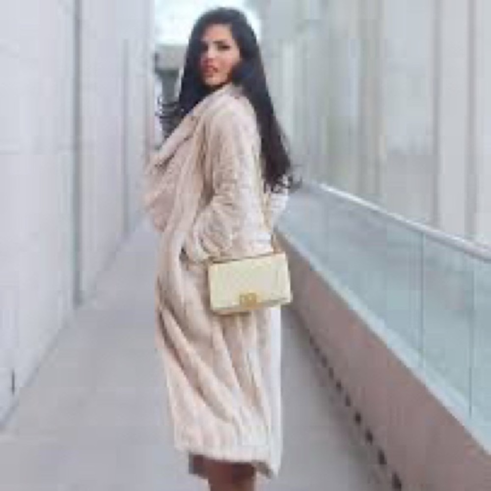 ISO of 4 Jluxlabel Bone Color Mahima Coat Small
